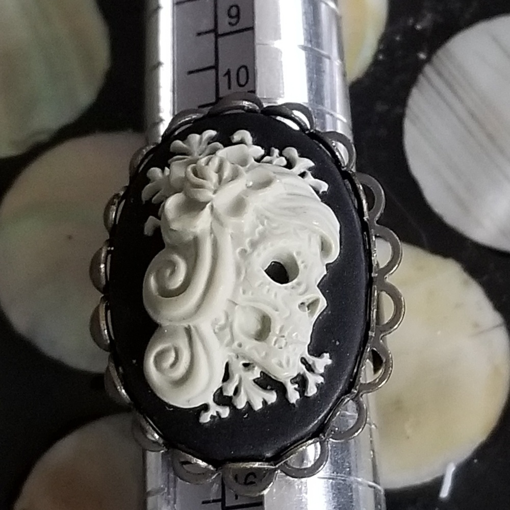 Ring - Picture 4 of 6